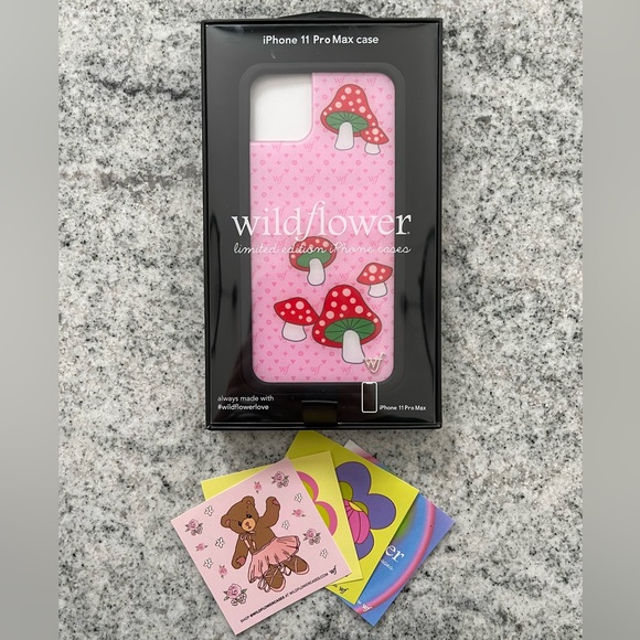 NWB Wildflower Shrooms / Mushrooms iPhone 11 Pro Max Case - Picture 2 of 5